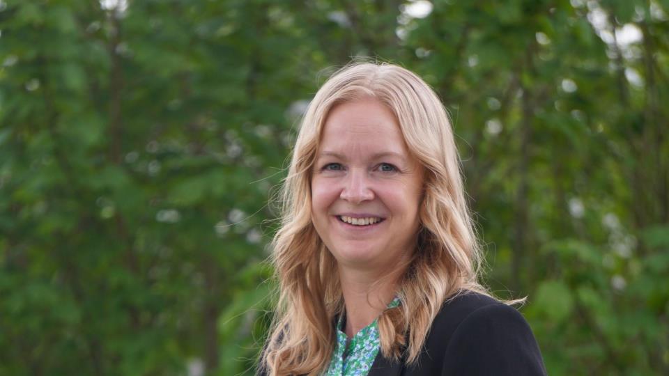 Lenkje til artikkel: Torill Einara Nerbøvik blir kommunalsjef for samfunnsutvikling i Aukra kommune