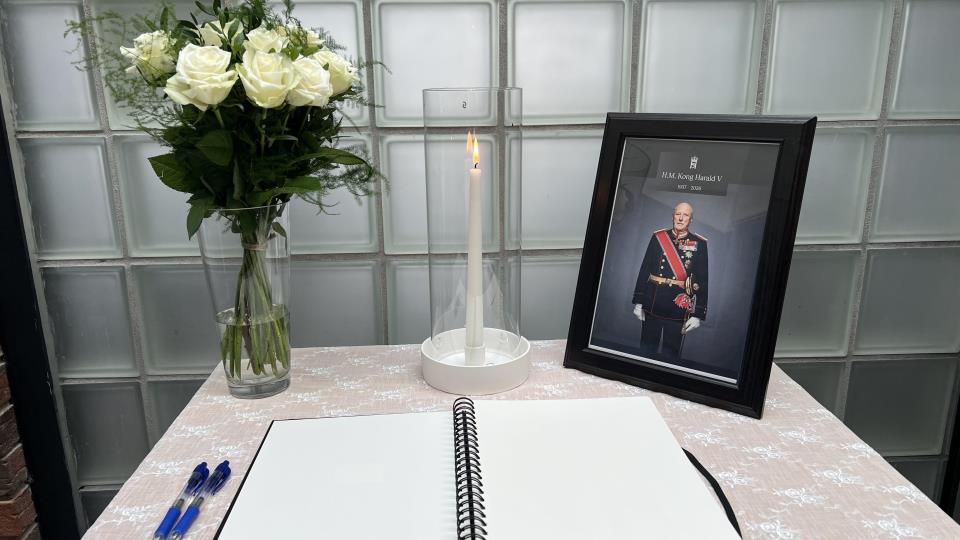 Lenkje til artikkel: Kondolanseprotokoll og blomsterhelsing