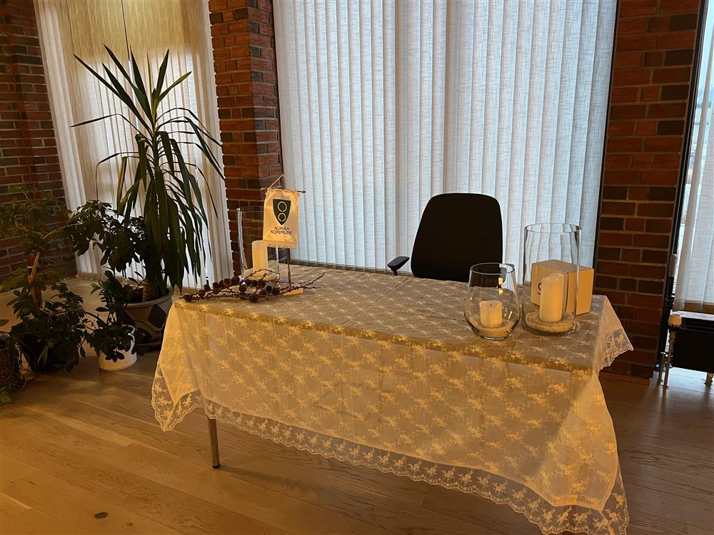 Vigselslokale kommunestyresalen - Klikk for stort bilete